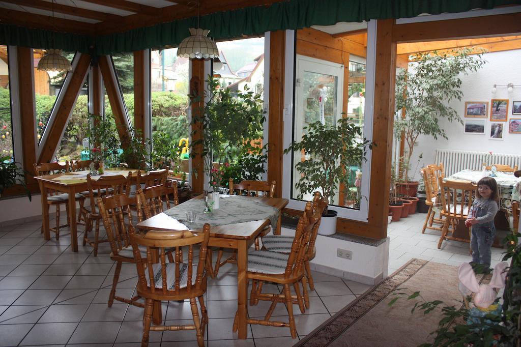 Cafe & Pension Carmen Brotterode Esterno foto